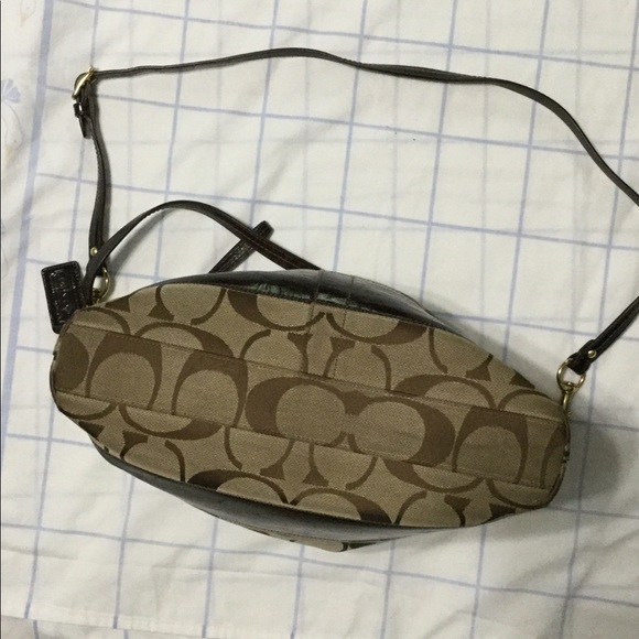 Coach purse/bag GUC dark and light brown - Picture 4 of 6